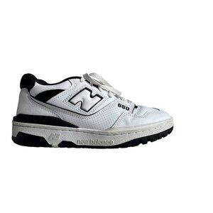 NEW BALANCE LOW TOP SNEAKERS BB550 White womens size 8 mens size 6.5
